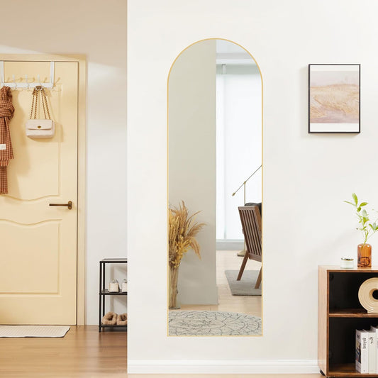 Oglinda de Podea Elindor®, 165 x 60 cm, cu Suport, Montare pe Perete sau Agatare, Oglinda Corp Intreg Pentru Dormitor, Living, Birou sau Dulap, cu Rama Tip Arcada din Aluminiu, Usoara, Multifuntionala, Reglabila, Auriu