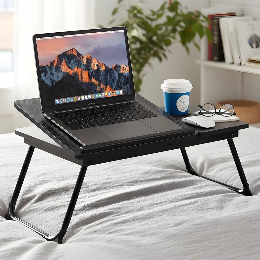 Masa Pliabila pentru Laptop Elindor® cu Suport Pahar, Antiderapanta, 5 Unghiuri de Inclinare, Usor de Depozitat, Birou Portabil Utilizare in Orice Loc, Ideala la Munca sau Mic Dejun la Pat, Negru