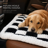 Patura Caini Scaun Auto Elindor® pentru Protectie Bancheta, Transport Animale, Caini si Pisici, Universala, Pat Auto Bancheta Spate, Lavabila, Antialunecare, Model Sah, 137 × 63 × 5 cm, Negru cu Alb