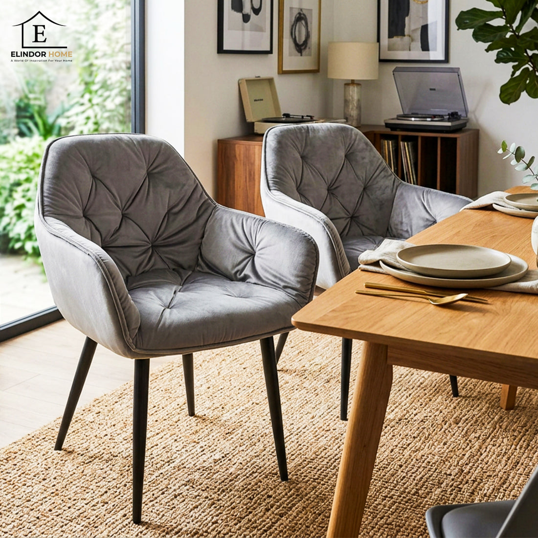 Set 2 Scaune Elindor® Ergonomice, Design Contemporan, Scaun cu Spatar si cu Manere, din Catifea cu Picioare Metalice Negre, Potrivite pentru Living, Bucatarie, Birou, Dormitor, Latime Sezut 55 cm, Gri
