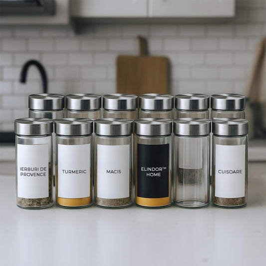 Set 12 Recipiente Condimente Elindor® din Sticla cu Capac Inox, cu Sita, Organizator Bucatarie, Organizatoare Sertar, Borcane 100 ml, 2 Tipuri de Etichete Albe si Negre, Palnie din Silicon, 2x Pix Inclus, Perie de Curatare, Accesorii Depozitare