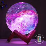 Lampa de Veghe Elindor® cu LED, Model Luna si Galaxie, Incarcare USB, 16 Culori pentru Camera cu Efect 3D, Veioza Control prin Atingere si cu Telecomanda, Potrivita si pentru Noptiera in Dormitor,  Atractiva pentru Camera Copilului, Baza din Lemn
