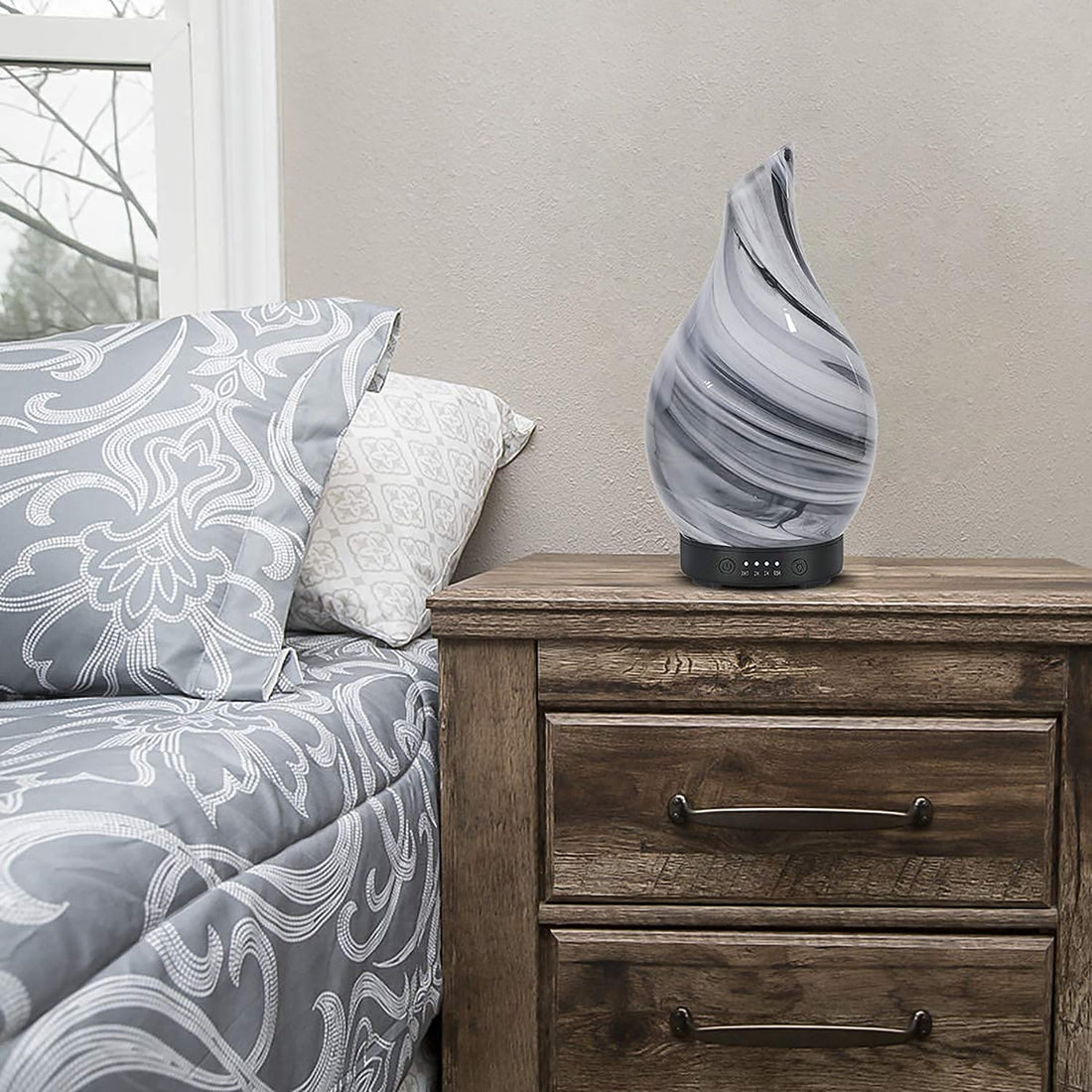 Difuzor Ultrasonic de Uleiuri Esențiale, Aromaterapie și Umidificator de Aer, Rezervor 120 ml, Capac din Sticlă Lucrat Manual, 4 Setări de Timer, Oprire Automată, 7 Culori LED, Gri