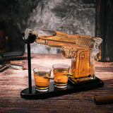 Set Decantor Whiskey Pistol 230 ml cu 2 Pahare de 50 ml și Stativ din Lemn, Transparent