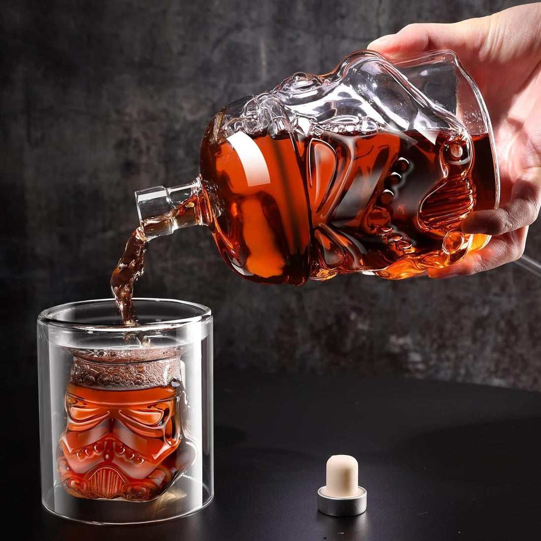 Set Decantor Whiskey Star Wars cu 2 Pahare de 150 ml, Pietre de Răcire, 750 ml, Transparent