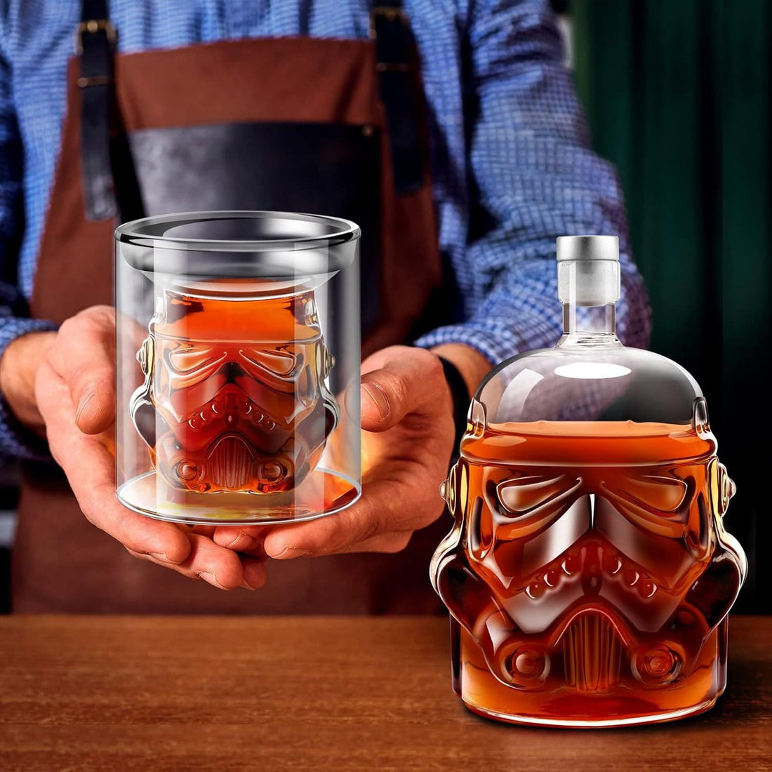 Set Decantor Whiskey Star Wars cu 2 Pahare de 150 ml, Pietre de Răcire, 750 ml, Transparent