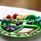 Set masă și tacâmuri copii Elindor® – Farfurie cu 5 compartimente, furculiță și linguriță, 4 piese, Dinozauri