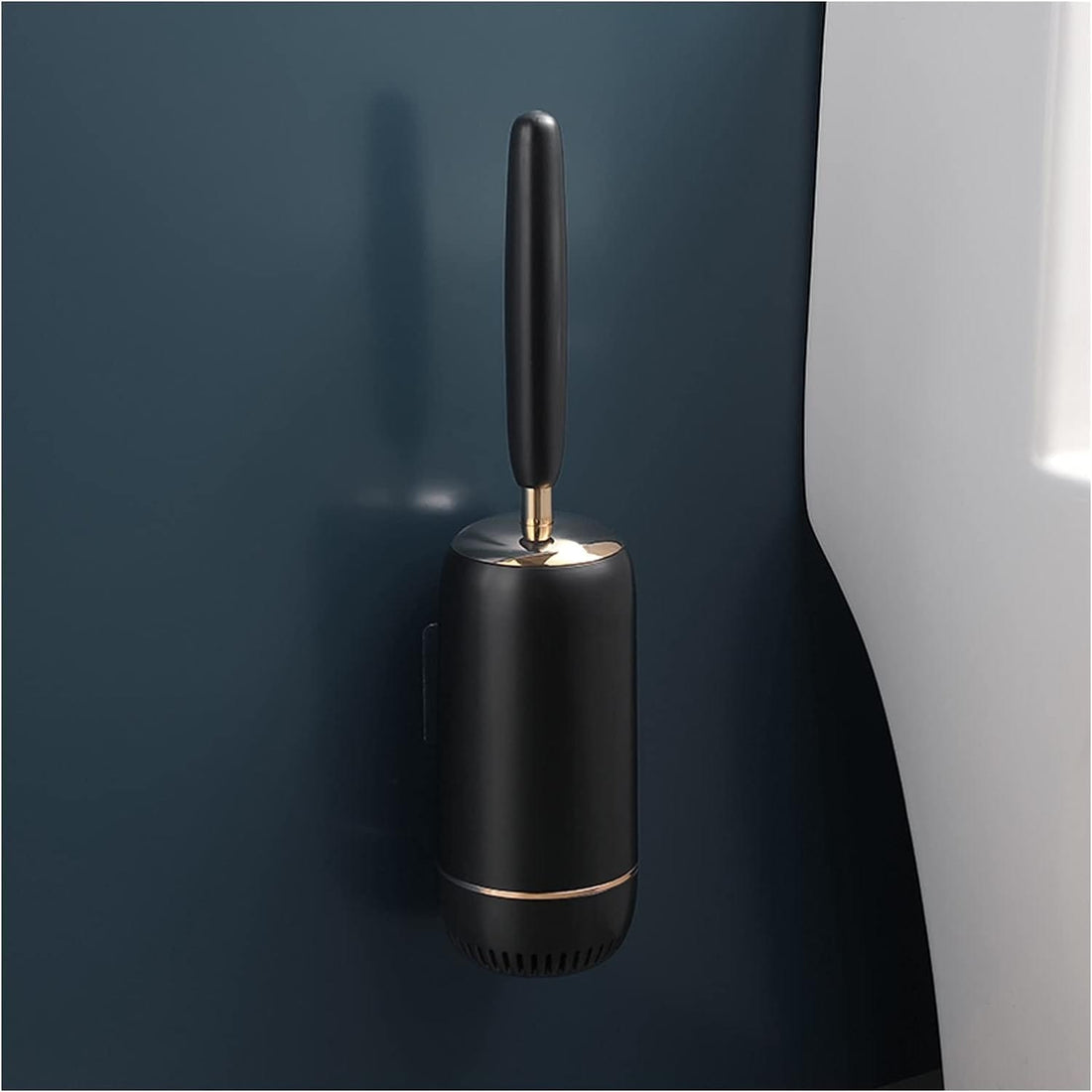 Perie WC din Silicon 360° Premium, cu Capac si Maner, Ergonomic cu Protectie, Fara Picurare, cu Prindere pe Perete Fara Suruburi Culoare, Negru Auriu