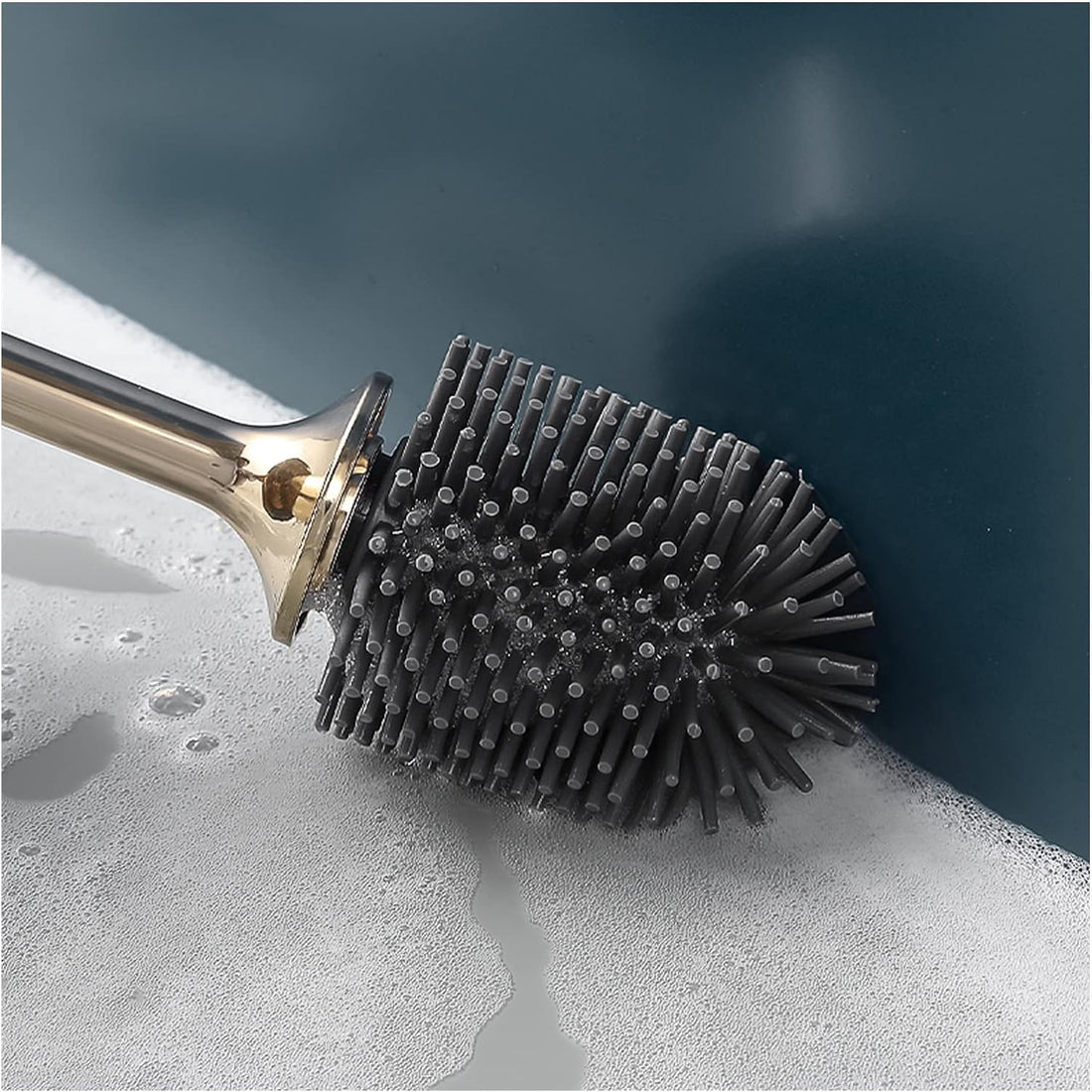 Perie WC din Silicon 360° Premium, cu Capac si Maner, Ergonomic cu Protectie, Fara Picurare, cu Prindere pe Perete Fara Suruburi Culoare, Negru Auriu