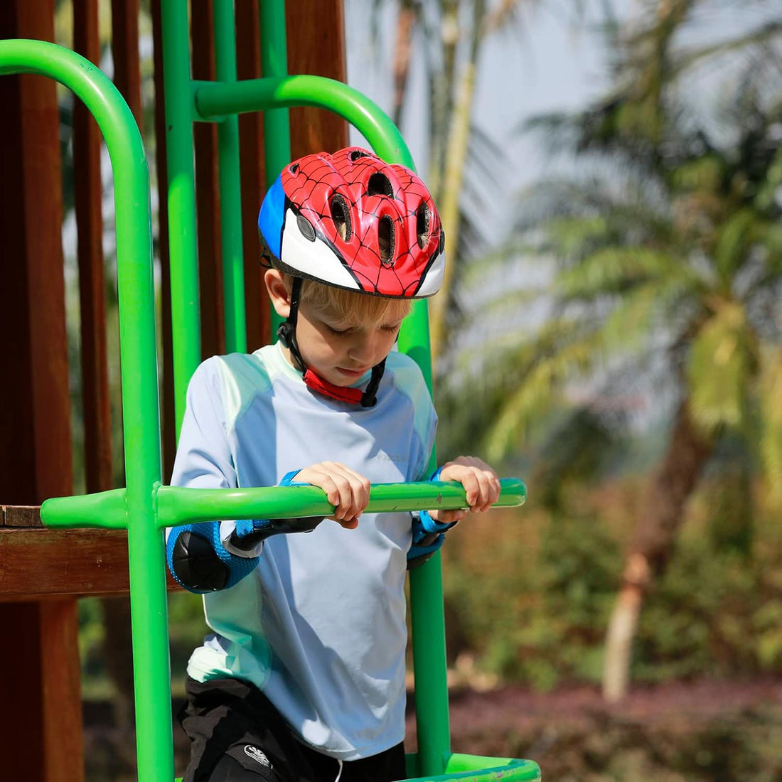 Set Protectie Pentru Copii 7 in 1, Casca cu Marime Reglabila, Genunchiere, Cotiere si Aparatori Incheieturi, Multicolor, 3-8 ani, Marimea XS, Spiderman