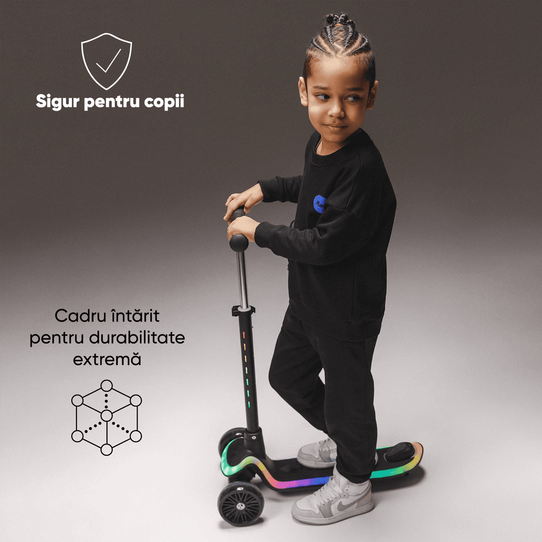 Trotineta pentru Copii Elindor® cu 3 Roti, cu Roti cu Lumini LED, pentru Fete si Baieti de 3 - 12 ani, Sistem Ghidon cu Inclinare, Ajustabil 63 - 79 cm, Greutate Maxima Suportata 50 kg, Suprafata Antiderapanta, Negru