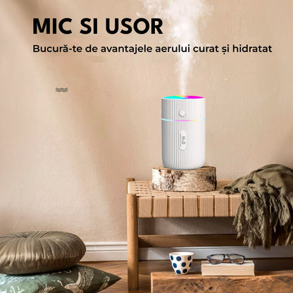 Mini Umidificator De Aer Cu Difuzor Aromaterapie Si Lumini LED, Portabil, USB, Rezervor 215 ml, 2 Moduri De Functionare, Lumini De Noapte, Umidificator De Camera Si Masina Auto, Alb