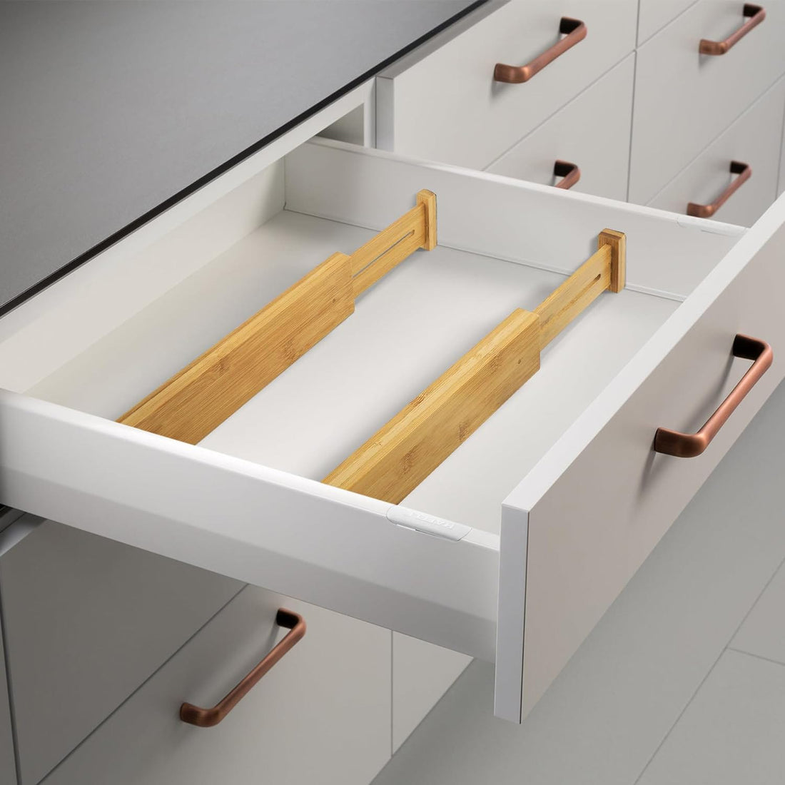 Set 6 Separatoare Extensibile Pentru Sertar, Organizator Bucatarie din Bambus, Lungime Extensibila si Ajustabila de la 38 cm la 46 cm, pentru Bucatarie, Birou, Dormitor, Baie, Structura Reglabila, Organizare lazi, Lemn
