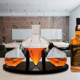 Set Decantor Whiskey în Formă de Diamant cu 2 Pahare și Suport din Lemn de Mahon, 750 ml, Elegant și Manual