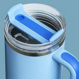 Cana Termos Elindor® din Otel Inoxidabil, 1200 ml, Izolatie Termica cu Pereti Dubli, cu Capac si Pai Reutilizabil, Rezistenta la Scurgeri, Ideala pentru Apa, Ceai, Cafea sau Smoothie, Utilizare in Masina Suport Auto, Albastru Deschis