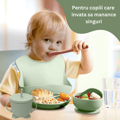 Set hrănire bebe din silicon, 8 piese: bavetă, farfurie compartimentată, bol cu ventuză, 2 seturi linguriță și furculiță, cană, fără alergeni, verde