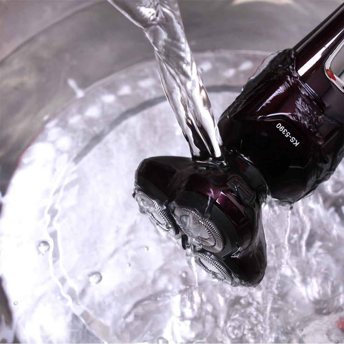 Aparat de Ras Electric Elindor® 4 In 1 pentru Barbati, cu Capete Rotative, Trimmer Nas, Perie Curatare Fata, Ecran LED, Autonomie 2h, Negru