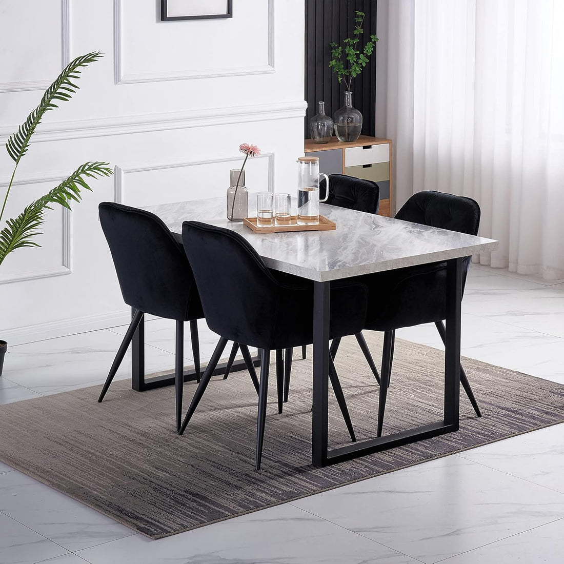 Set 2 Scaune Elindor® Ergonomice, Design Modern si Elegant, Scaun cu Spatar si cu Manere, din Catifea cu Picioare Metalice Negre, Potrivite pentru Living, Bucatarie, Birou, Dormitor, Latime Sezut 49 cm, 61 x 60 x 87 cm, Negru