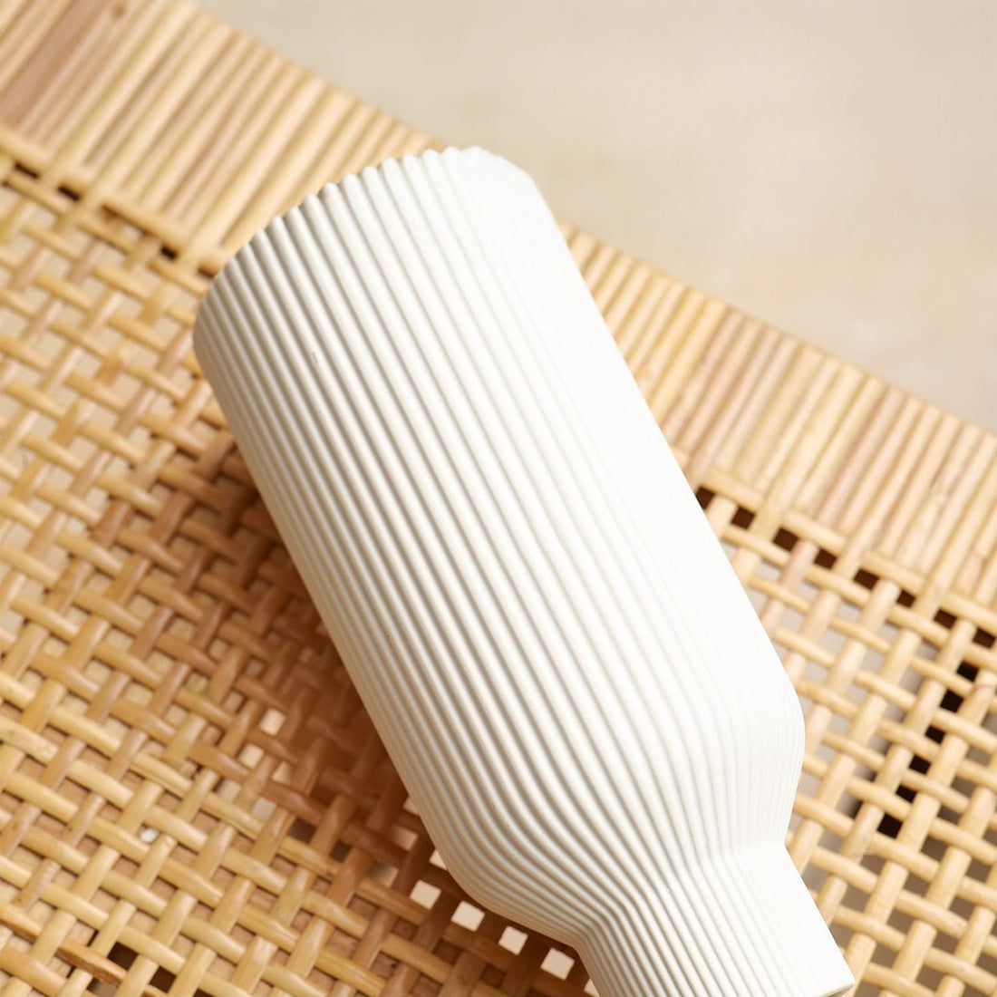 Set 3 Vaze Ceramica Elindor® Decor Minimalist Modern pentru Masa, Biblioteca, Birou sau Comoda, Design Elegant pentru Flori, Alb