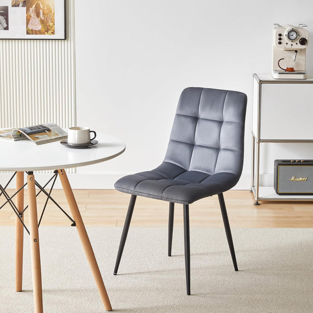 Set 2 Scaune Elindor® Ergonomice, Design Contemporan, Scaun cu Spatar Inaltime 41 cm, fara Manere, din Catifea cu Picioare Metalice Negre, Potrivite pentru Living, Bucatarie, Birou, Dormitor, 54 x 45 x 83 cm, Gri