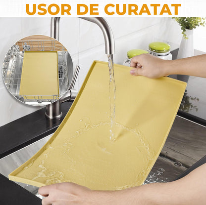 Covoras Hranire Silicon Elindor® pentru Bol Mancare Caini si Pisici, Suport Antialunecare si Impermeabil pentru Boluri Hrana si Apa Animale, Margine Inaltata 1.2 cm, Accesorii Usor de Curatat, Rezistent, 60x40 cm, Galben