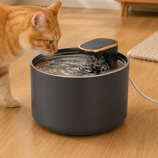 Fantana Apa Pisici si Caini Elindor®, Dispenser Automat cu Capac pentru Animale, Silentios 30dB, Adapator cu Dubla Circulatie, Sistem de Purificare si Filtrare Carbune Activ, Adaptor Priza, Filtru si Pompa Incluse, PVC, Capacitate 3L, Negru