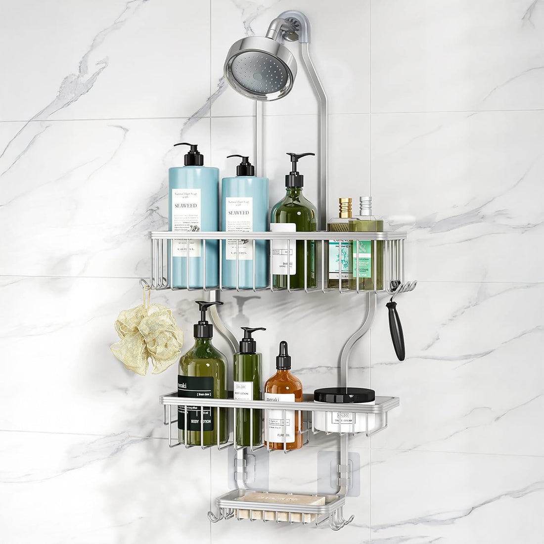 Suport de duș cu produse de baie organizate eficient